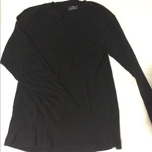 Men’s long sleeve shirt.